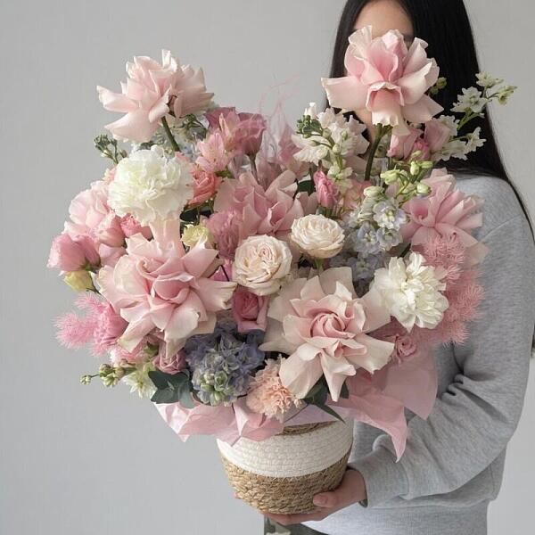Купить цветы в магазине в городе Москва
